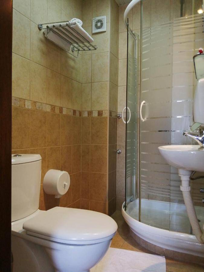 וירפזאר Hotel Pelikan מראה חיצוני תמונה