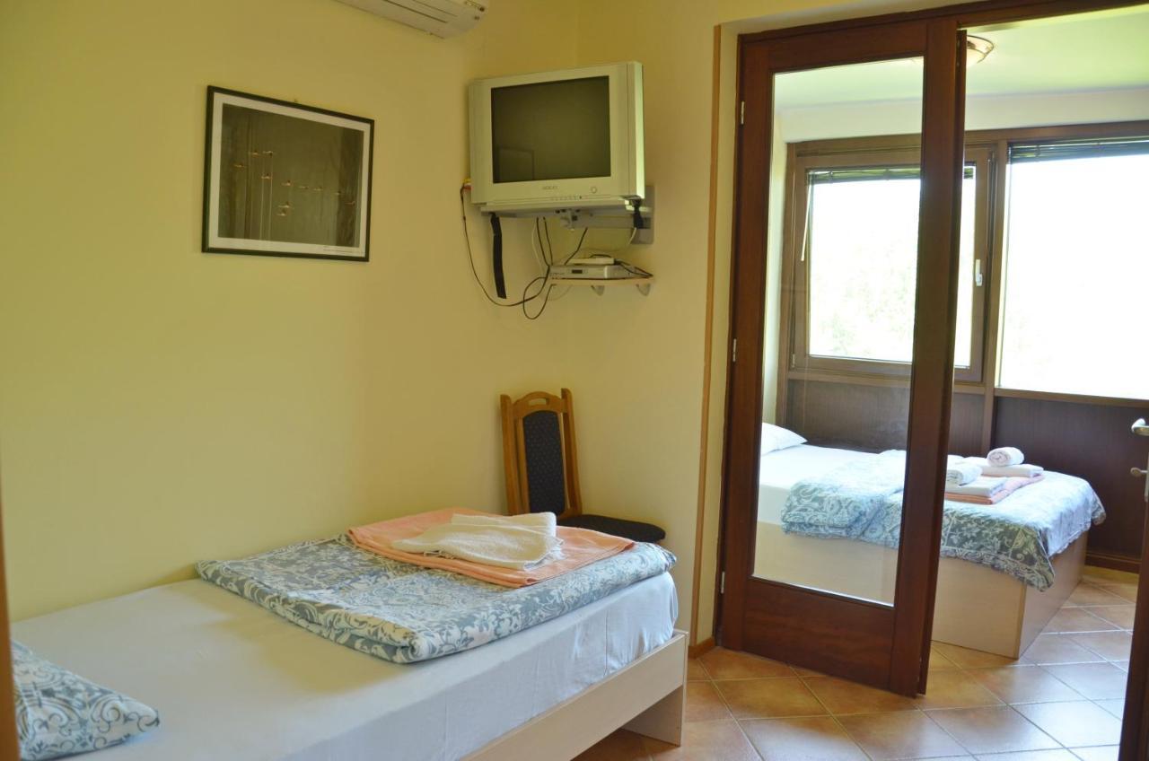 וירפזאר Hotel Pelikan מראה חיצוני תמונה
