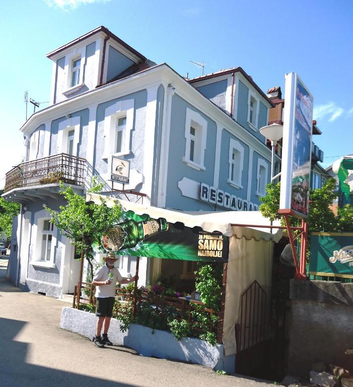 וירפזאר Hotel Pelikan מראה חיצוני תמונה