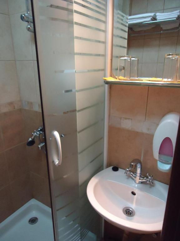 וירפזאר Hotel Pelikan מראה חיצוני תמונה