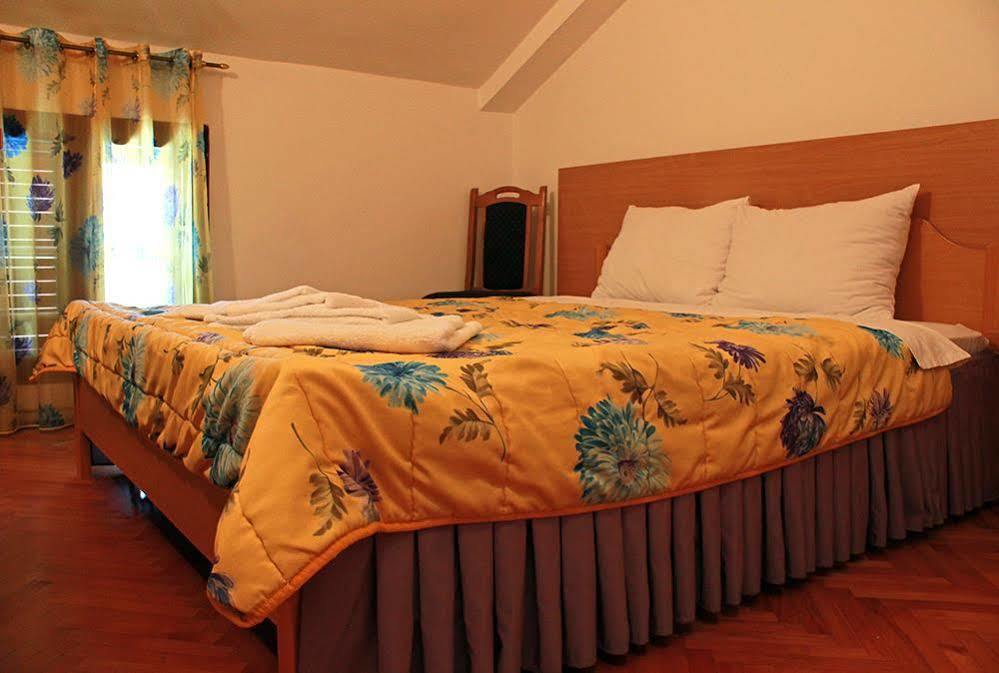 וירפזאר Hotel Pelikan מראה חיצוני תמונה